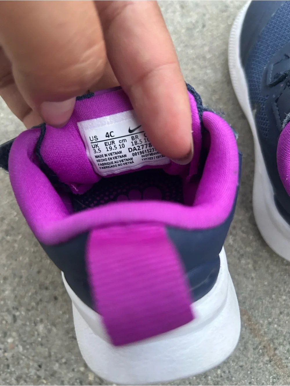 NIKE size 4C Kids Navy and Purple Hook-and-Loop Athletic Shoes